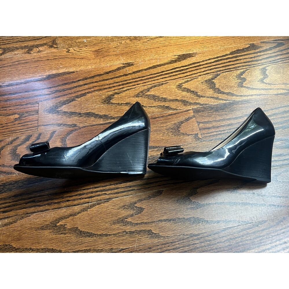 Coach Emma black patent leather peep-toe wedge heels Sz. 7 bow logo - Picture 2 of 6